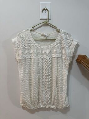 Max Studio Ivory Crochet Lace Front Cap Sleeve Top